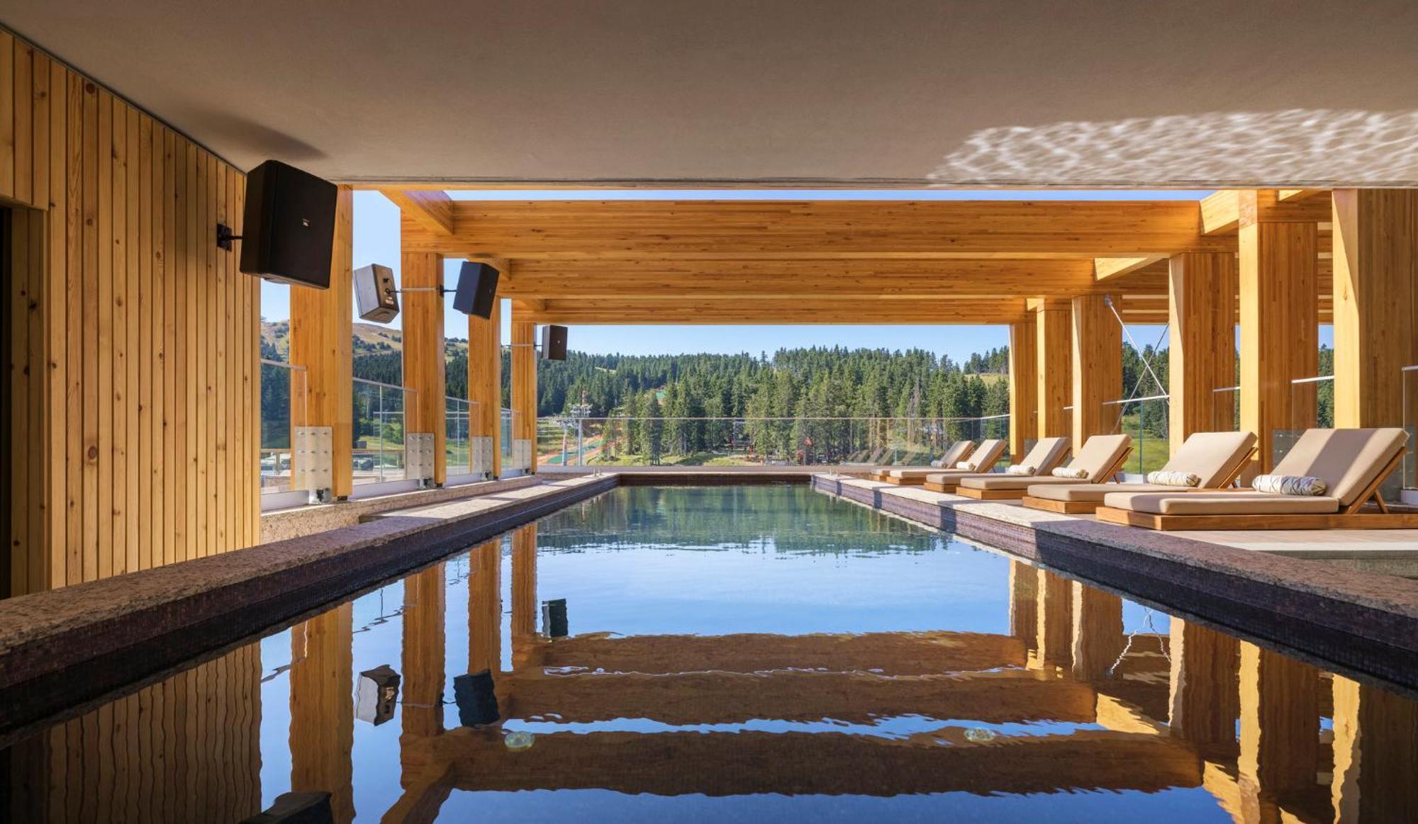 Viceroy Kopaonik Serbia Eksteriør billede The pool at the Hotel
