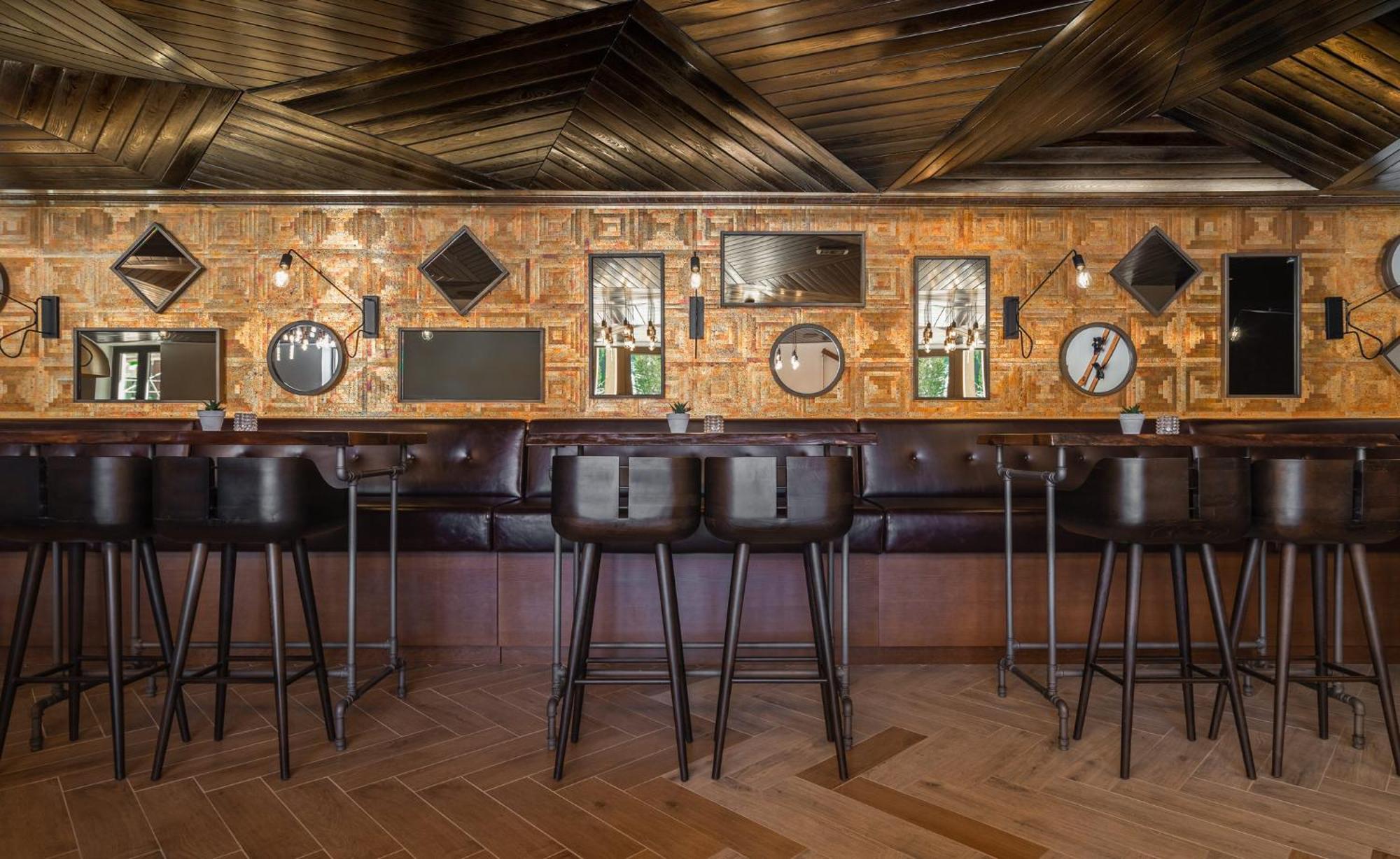 Viceroy Kopaonik Serbia Eksteriør billede The bar at the 1905