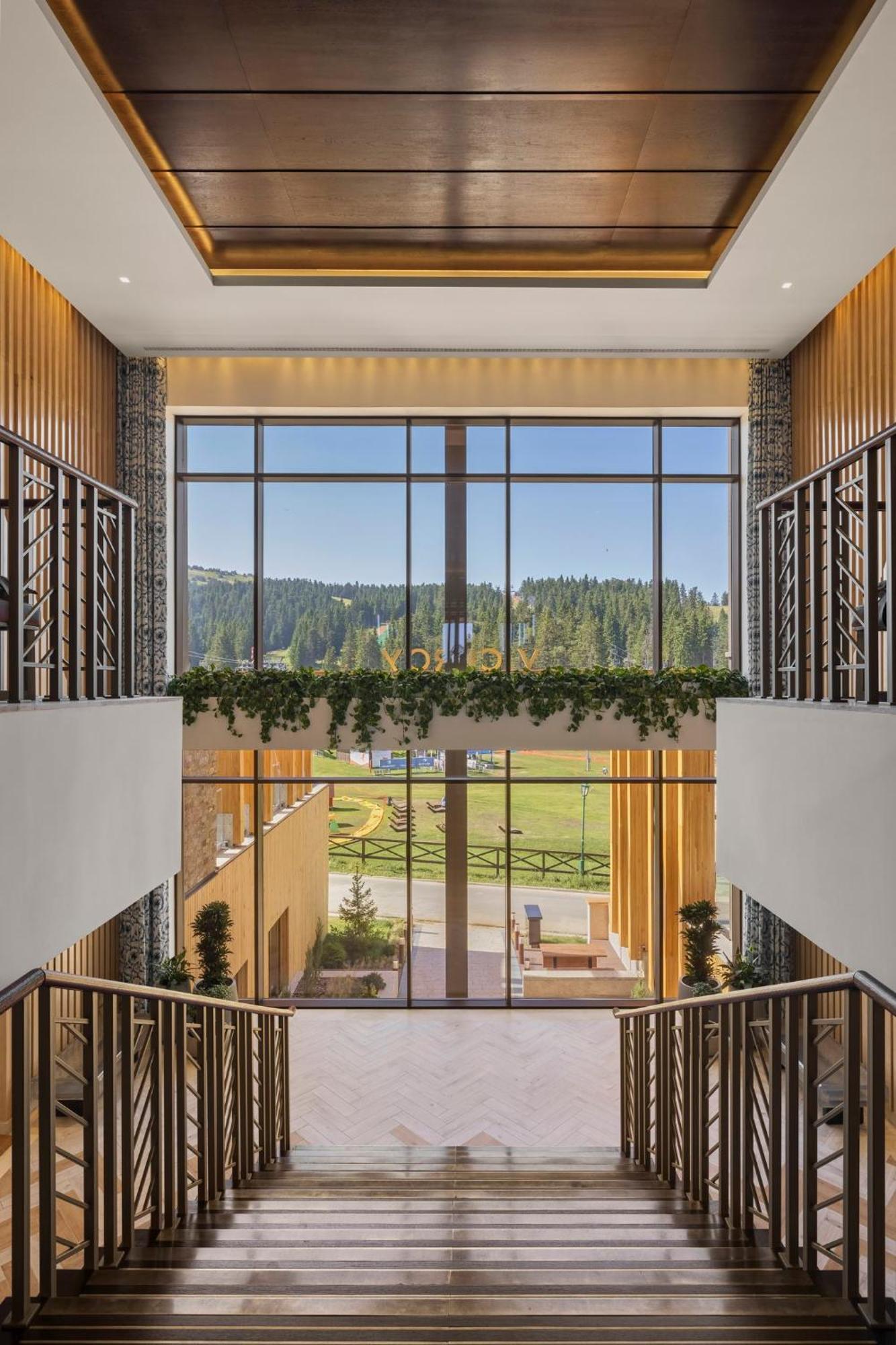 Viceroy Kopaonik Serbia Eksteriør billede Interior of the hotel