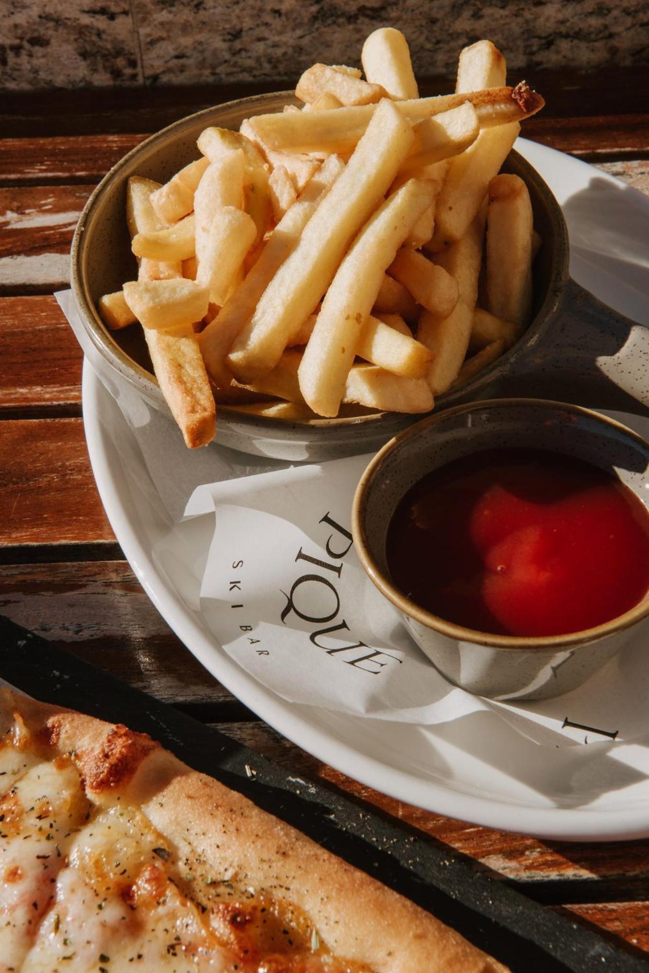 Viceroy Kopaonik Serbia Eksteriør billede French fries and ketchup